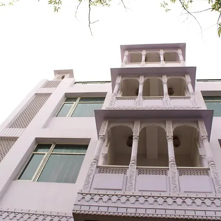 Hotel The Chit Chat Palace